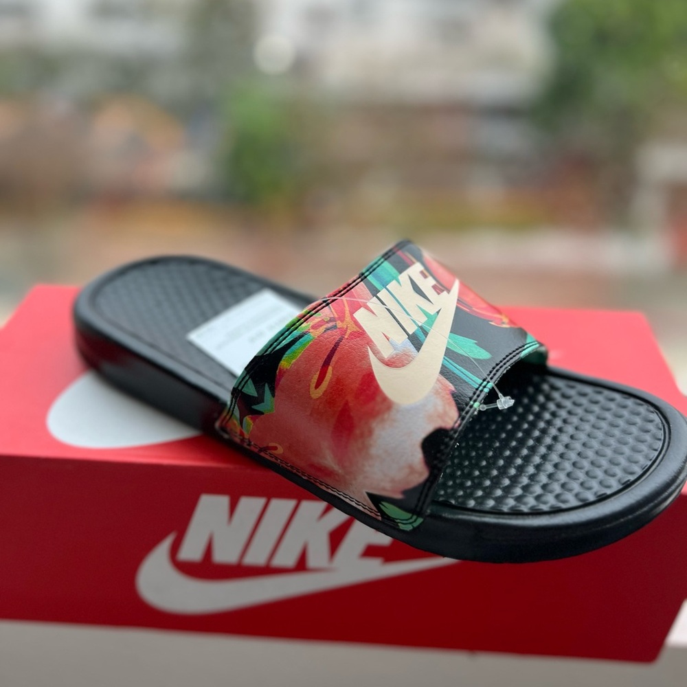 Nike Floral Benassi JDI Print Slides
